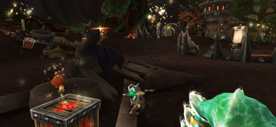 Mage looting First Aid Bandages for Draenor Pathfinder Achievement